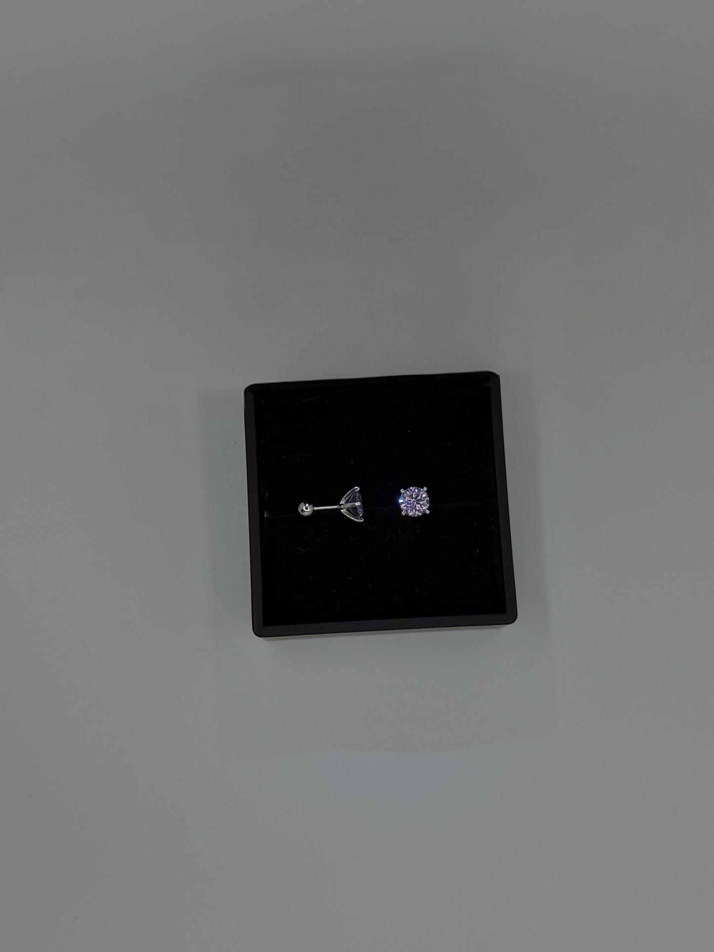 1CT VVS COLOR STUDS