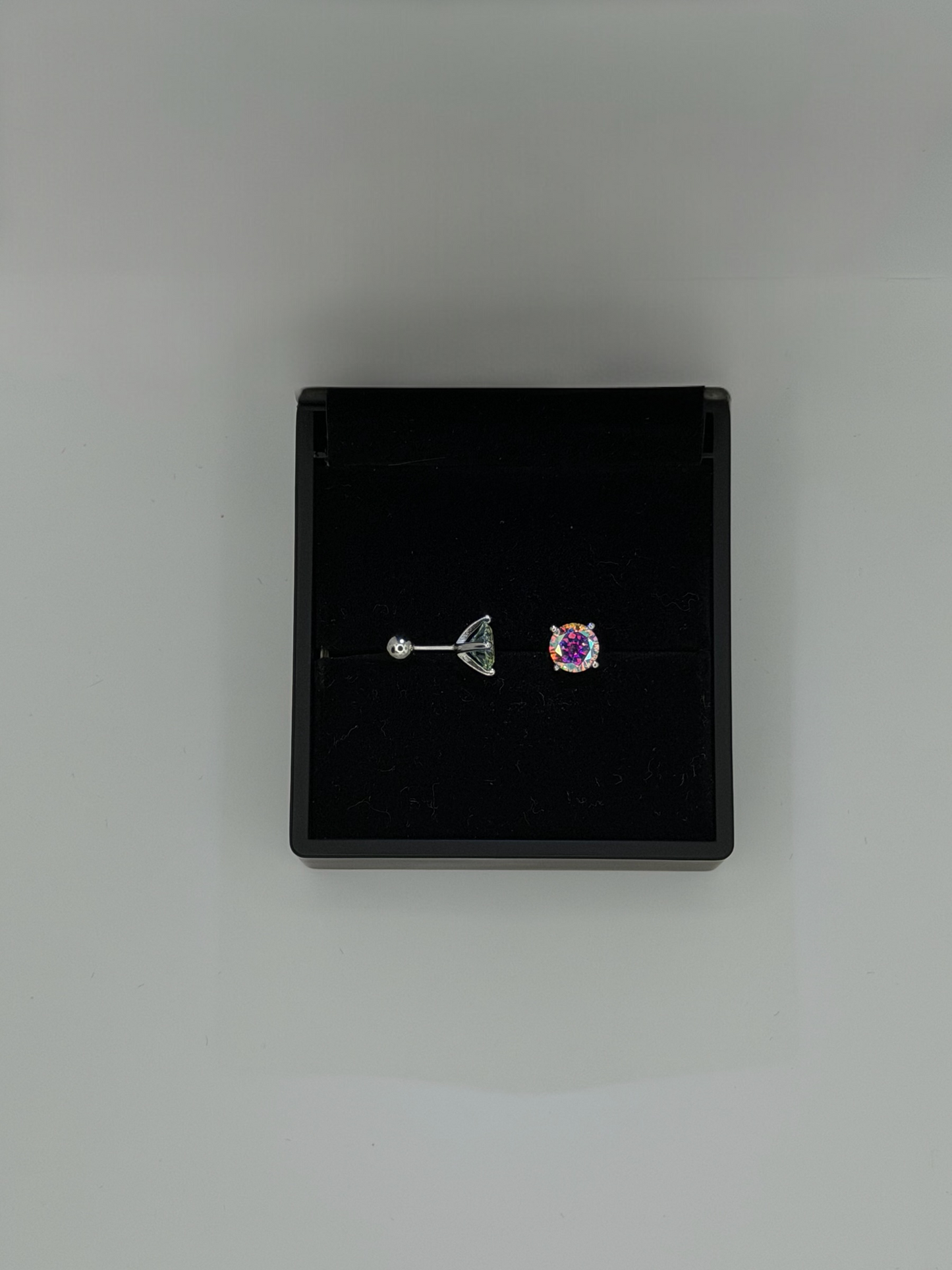 1CT VVS COLOR STUDS
