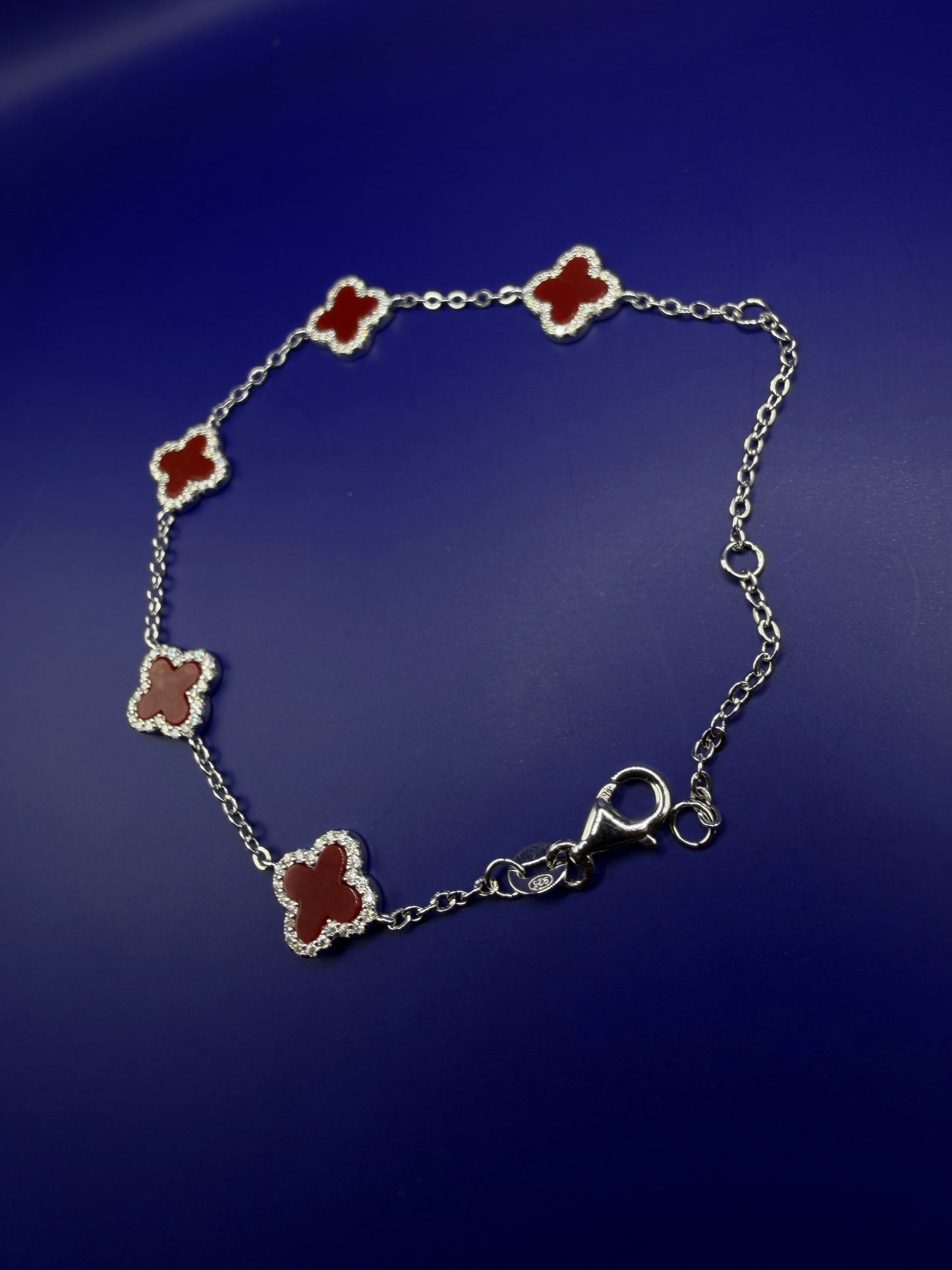 925 Sterling Silver Moissanite Clover Bracelet – Ruby Red Clover Style | Sizes 6–7-8