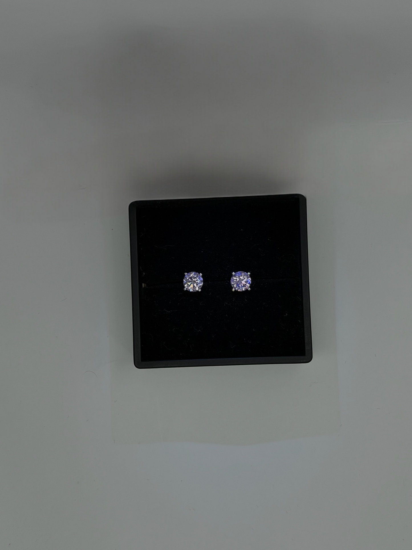 1CT VVS COLOR STUDS