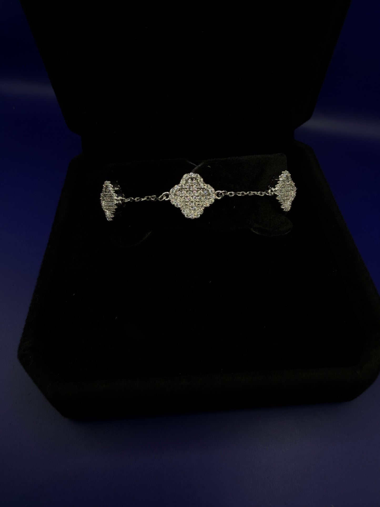 925 Sterling Silver Moissanite Clover Bracelet – Iced Clover Style | Sizes 6–7