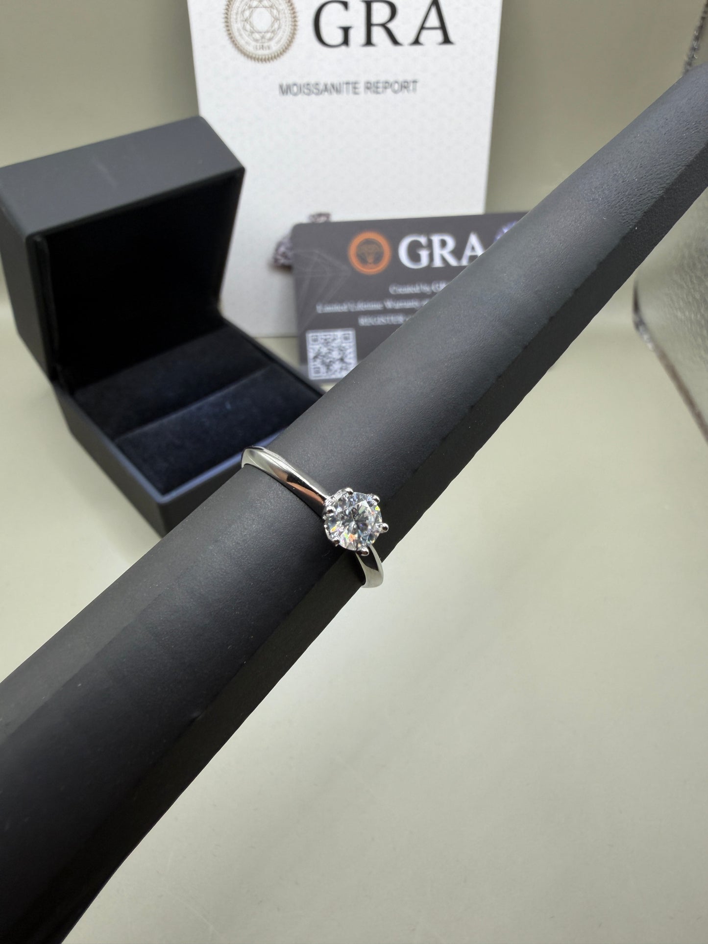 925 Sterling Silver Moissanite Ring (0.5CT Round Brilliant, D Color) – Adjustable Size, GRA Certified