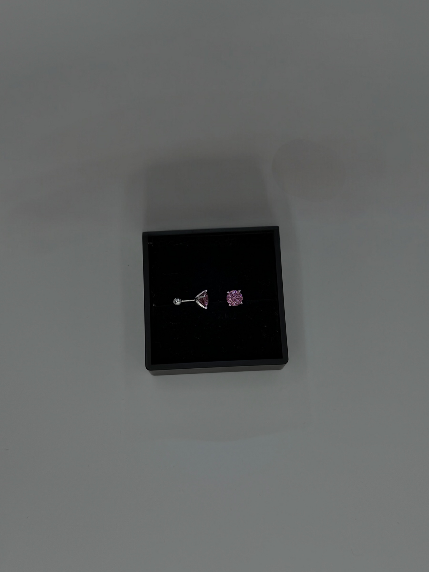 1CT VVS COLOR STUDS