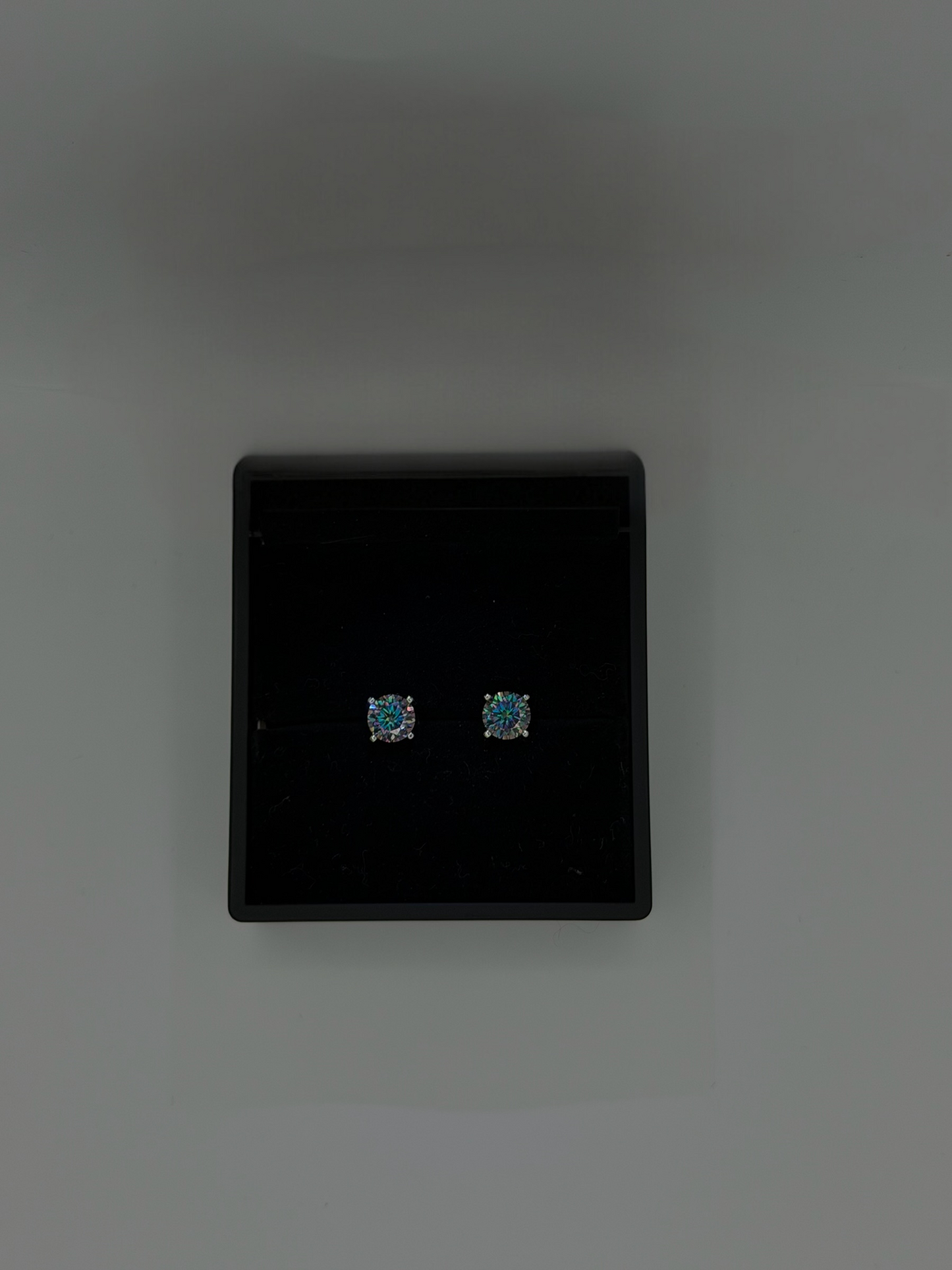 1CT VVS COLOR STUDS